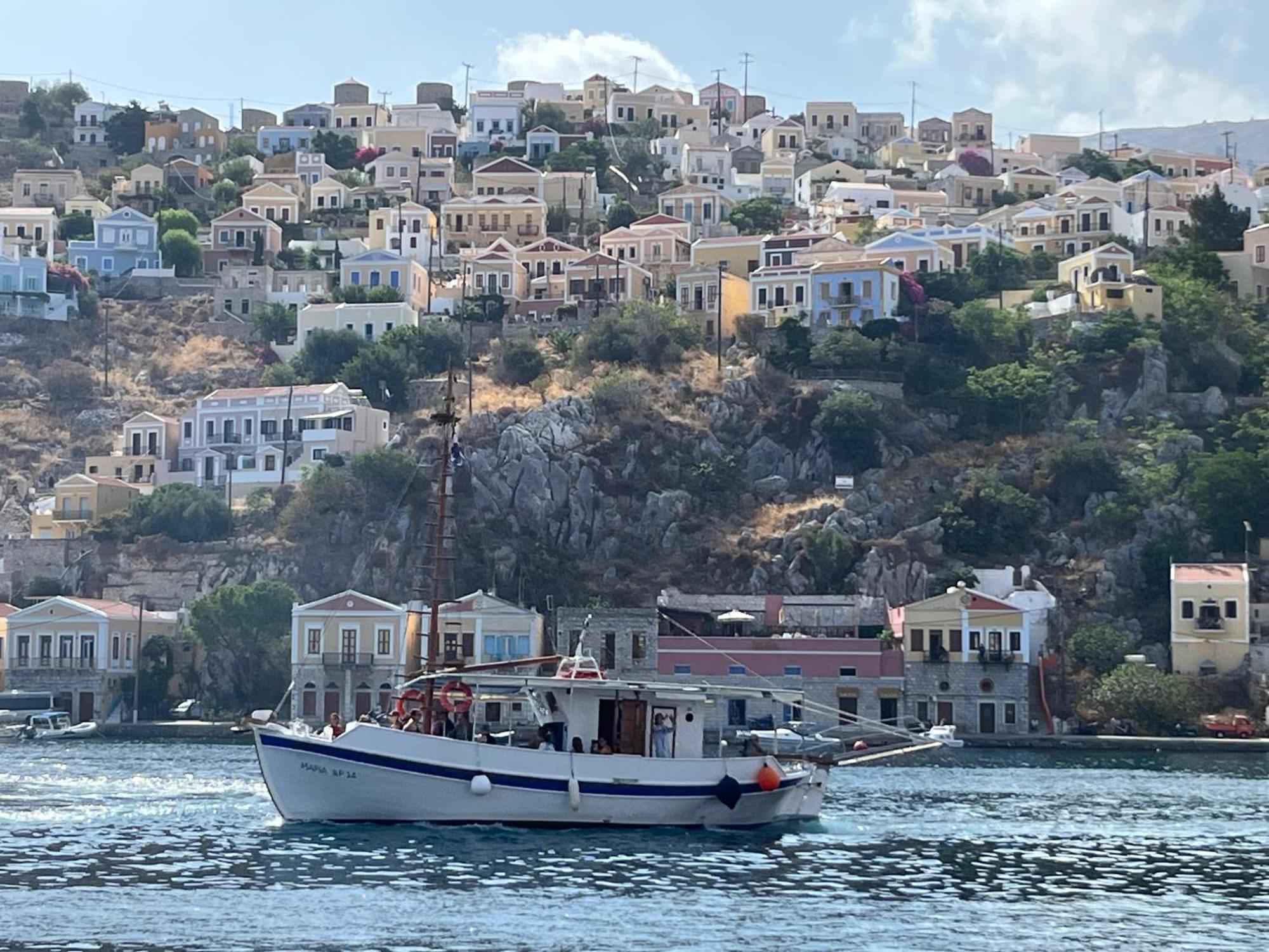 Aleminas Rooms Symi Exterior photo